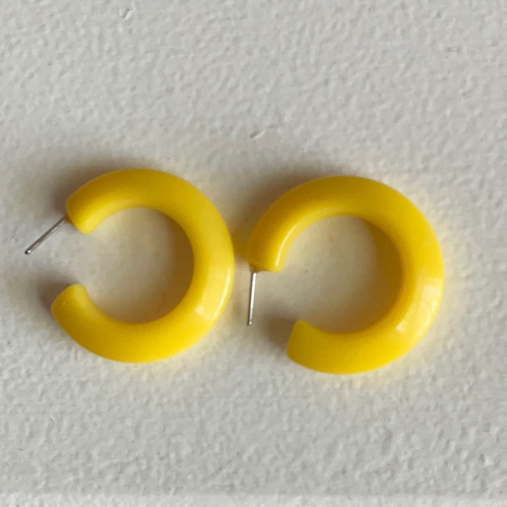 Yellow hoops/earrings